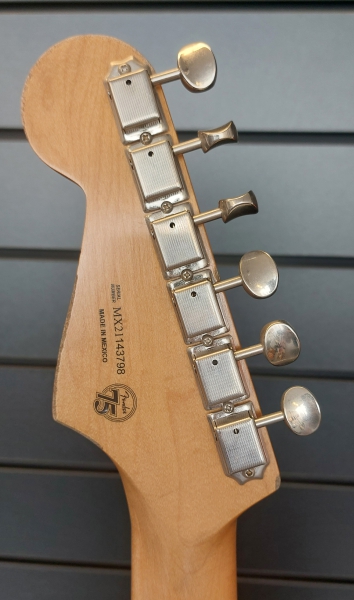 Fender Vintera Road Worn '60s Stratocaster - Pau Ferro Fingerboard - Lake Placid Blue 75 used